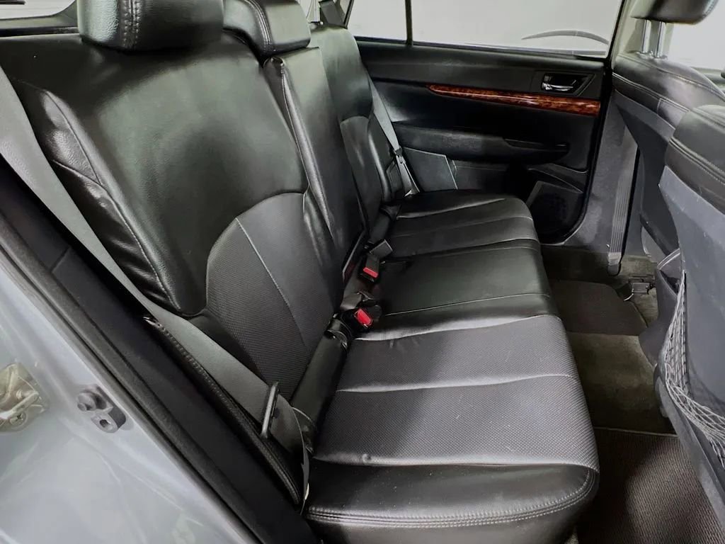 Used 2012 Subaru Outback 3.6R Limited image 29