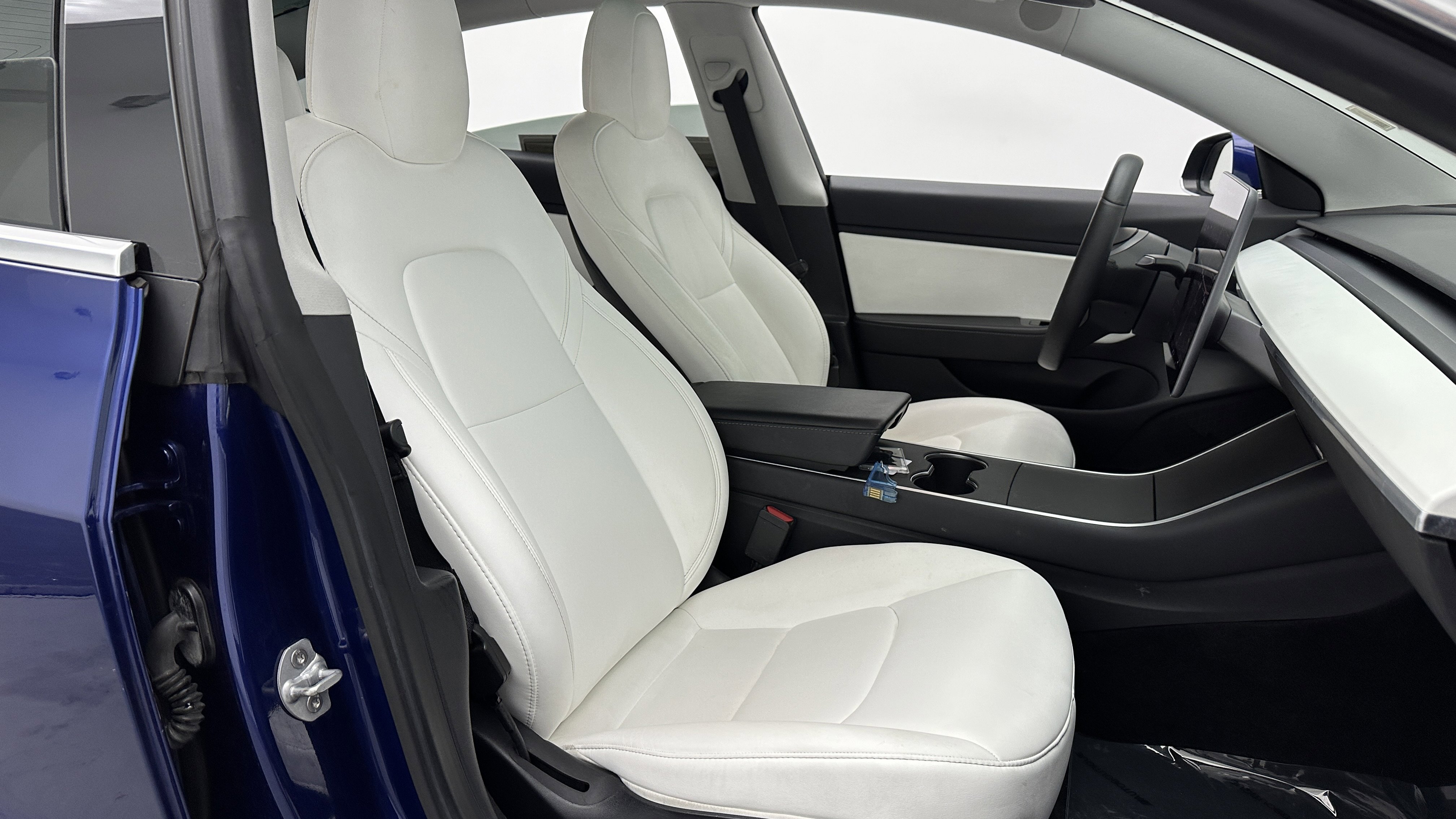 Used 2020 Tesla Model 3 Standard Range Plus image 34