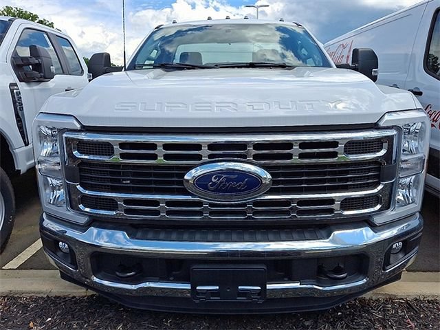 New 2023 Ford F350 XL w/ XL Chrome Package RWD image 2