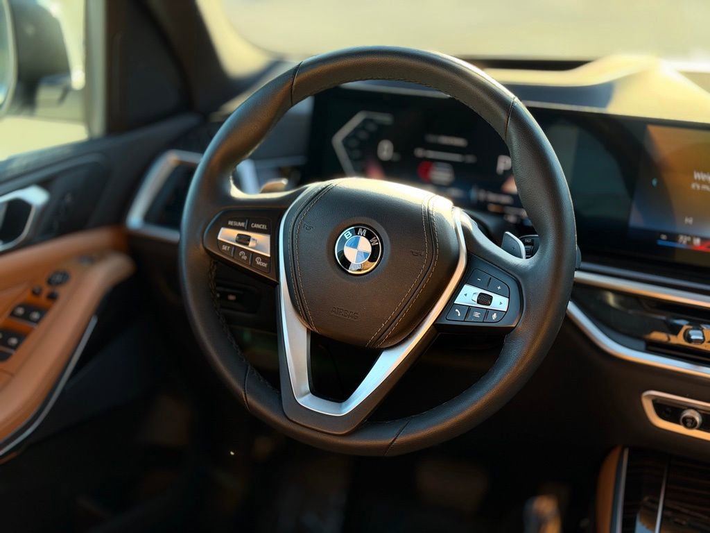 Certified 2025 BMW X5 xDrive40i w/ Parking Assistance Package image 12