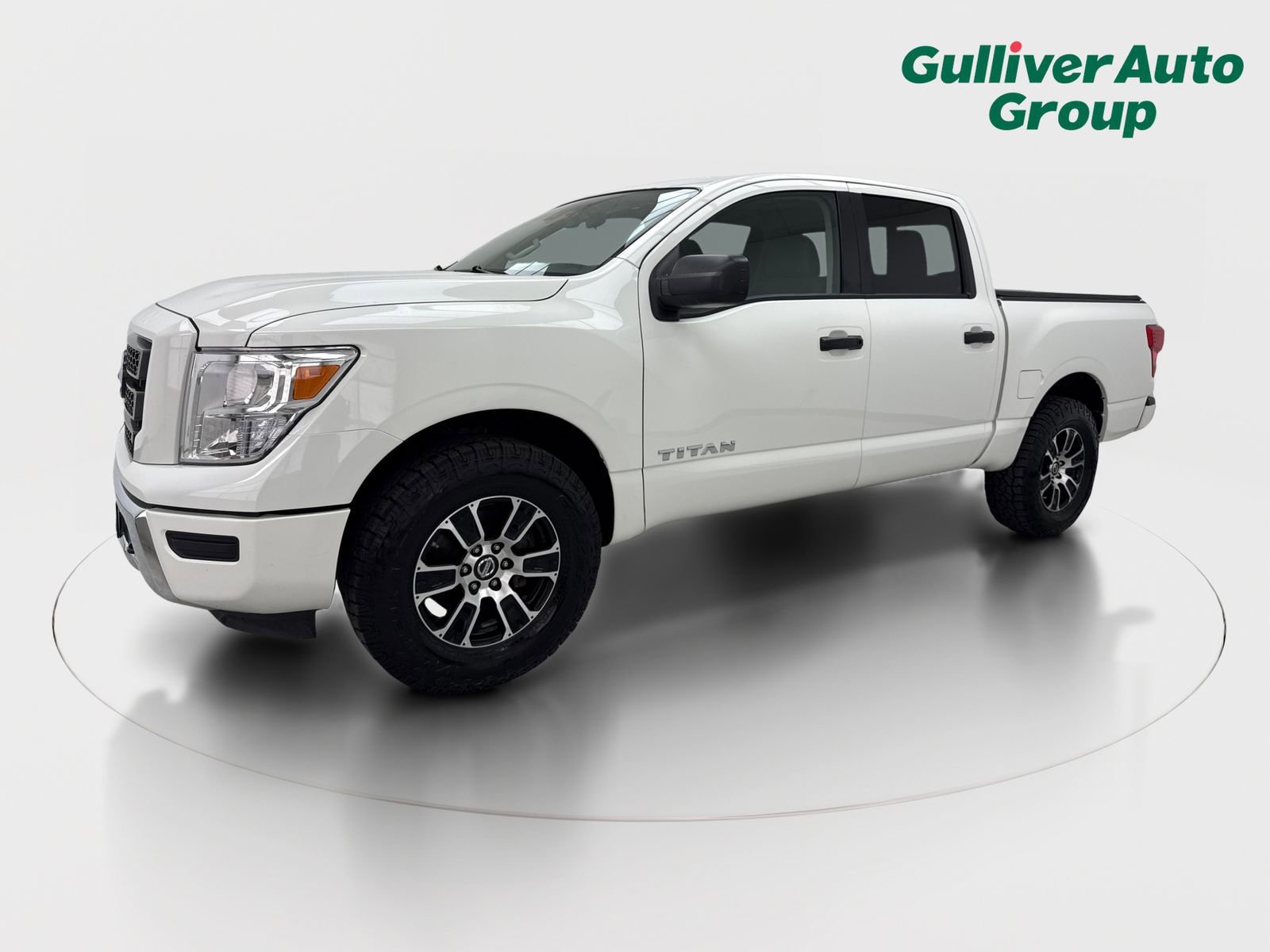 Used 2022 Nissan Titan SV AWD/4WD image 2