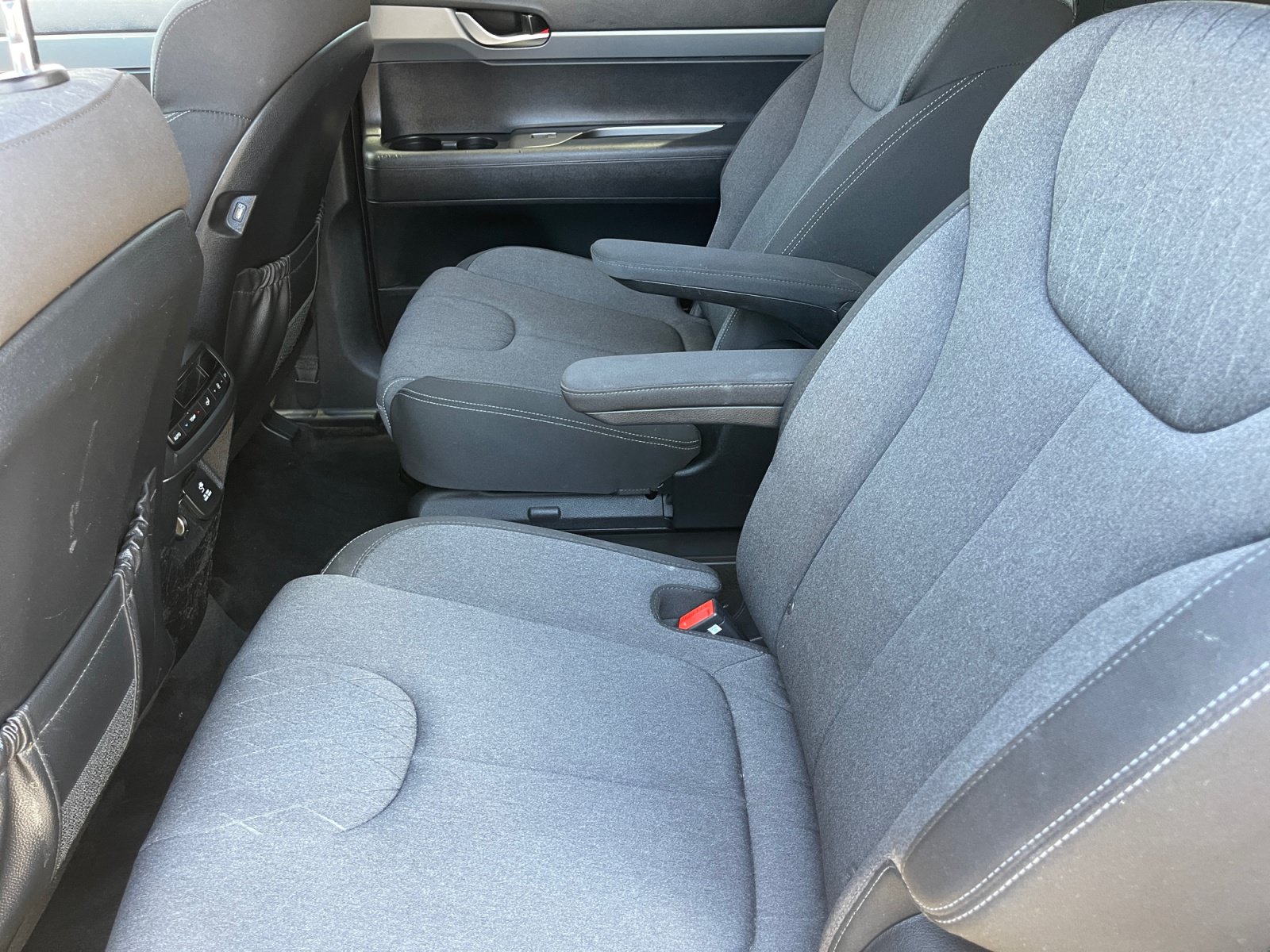 Used 2022 Hyundai Palisade SEL w/ Convenience Package FWD image 17