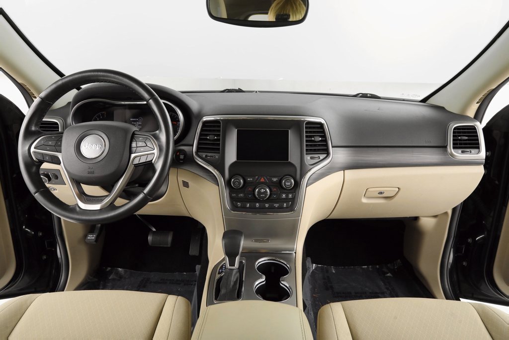 Certified 2021 Jeep Grand Cherokee Laredo image 2