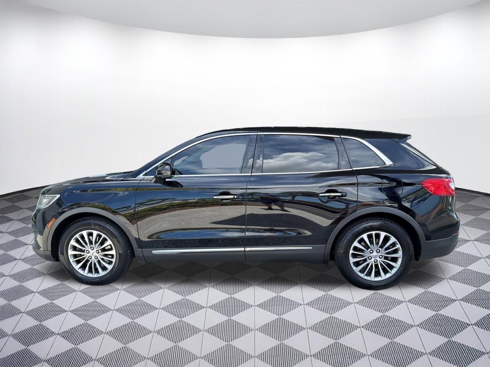 Used 2016 Lincoln MKX Select w/ Select Plus Package FWD image 2
