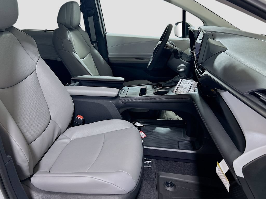New 2025 Toyota Sienna XLE FWD image 29