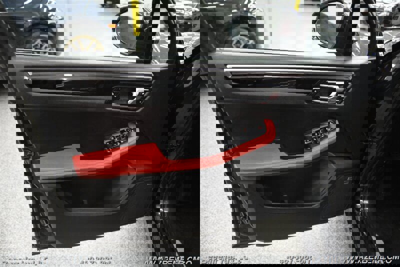 Used 2018 Porsche Macan GTS AWD/4WD image 36