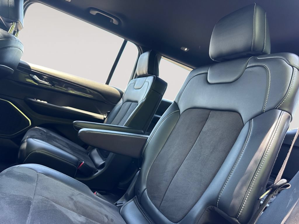 Used 2022 Jeep Grand Cherokee L Laredo AWD/4WD image 13