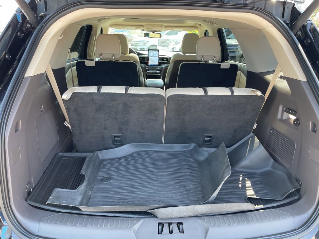Used 2020 Ford Explorer Platinum w/ Premium Technology Package image 50