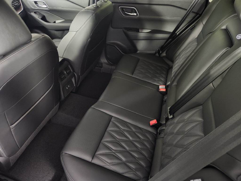 New 2026 Nissan Rogue Platinum AWD/4WD image 17