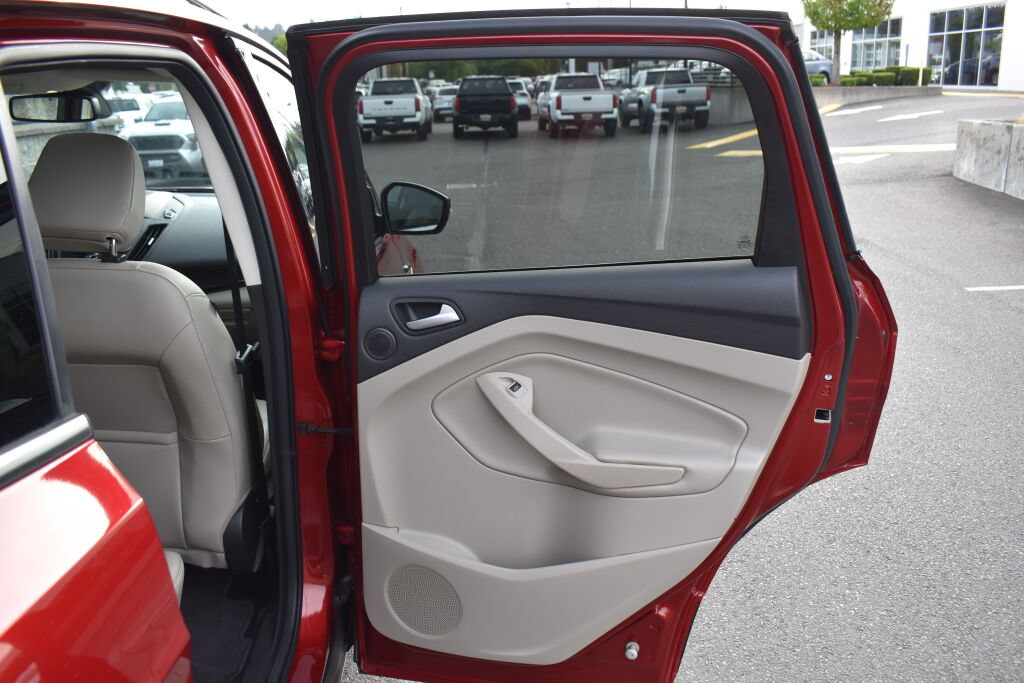 Used 2019 Ford Escape Titanium AWD/4WD image 22