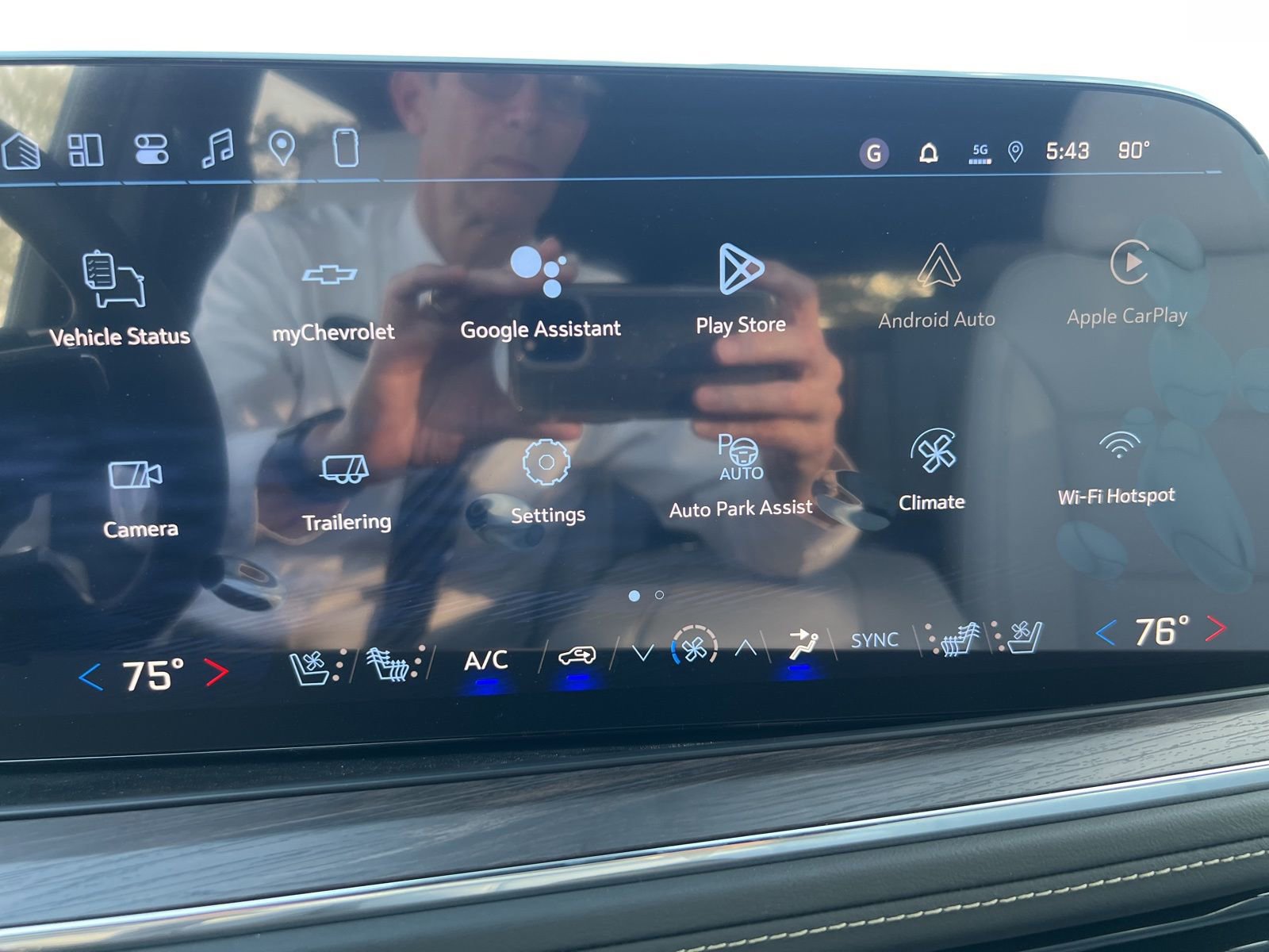 New 2026 Chevrolet Suburban Premier image 17