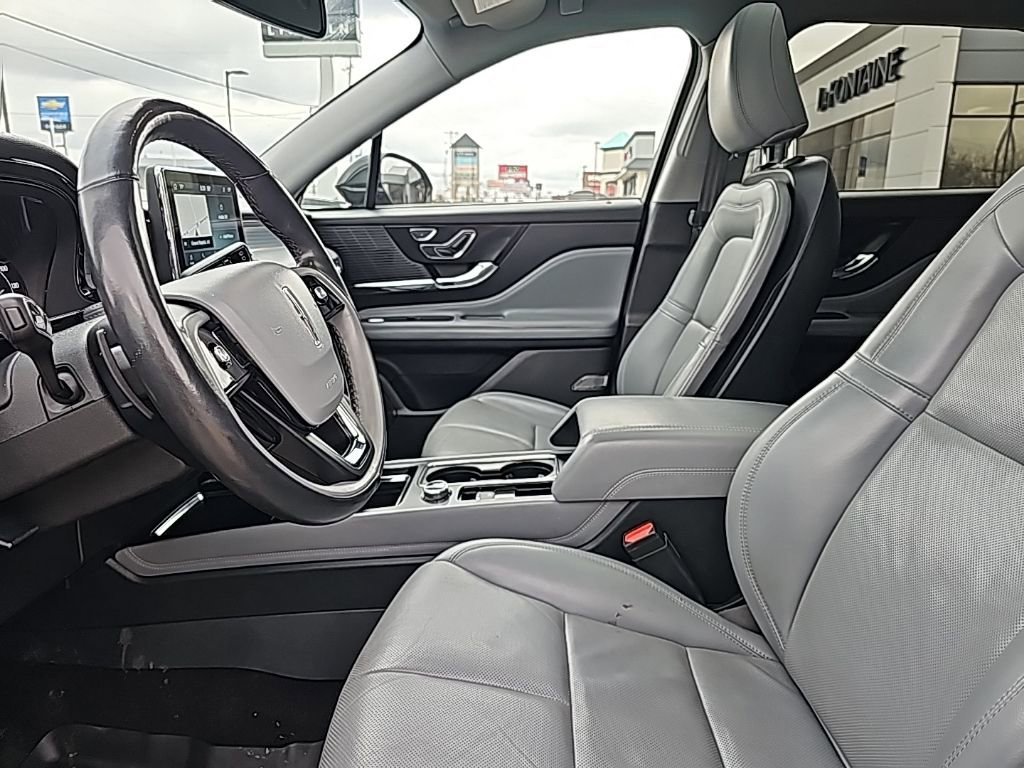 Used 2021 Lincoln Corsair AWD w/ Premium Package image 9