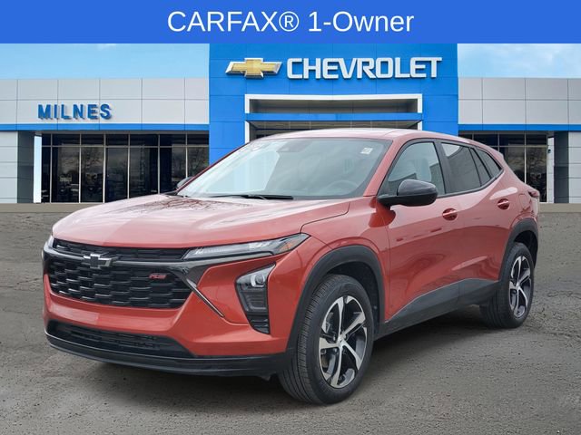 Certified 2024 Chevrolet Trax RS w/ Sunroof Package FWD image 2