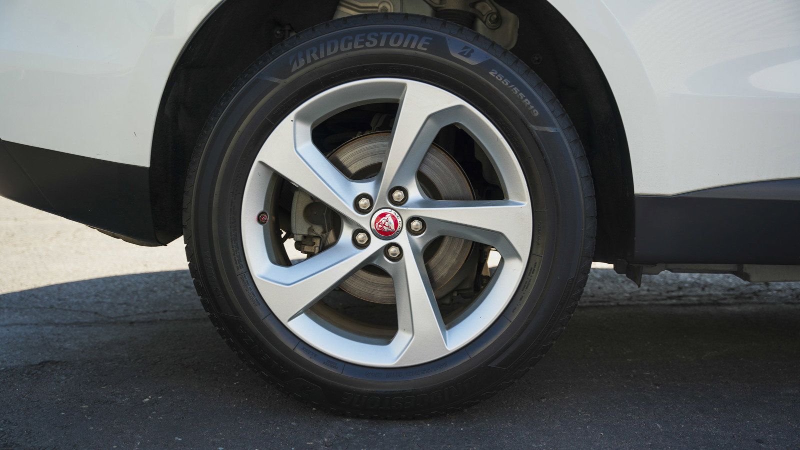 Used 2019 Jaguar F-PACE Premium image 12