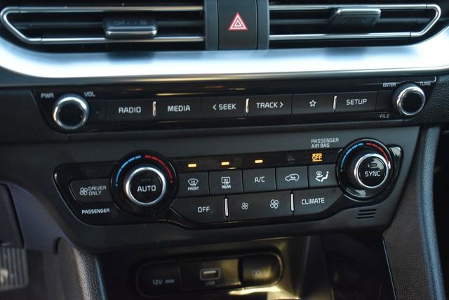 Used 2022 Kia Niro EX image 29