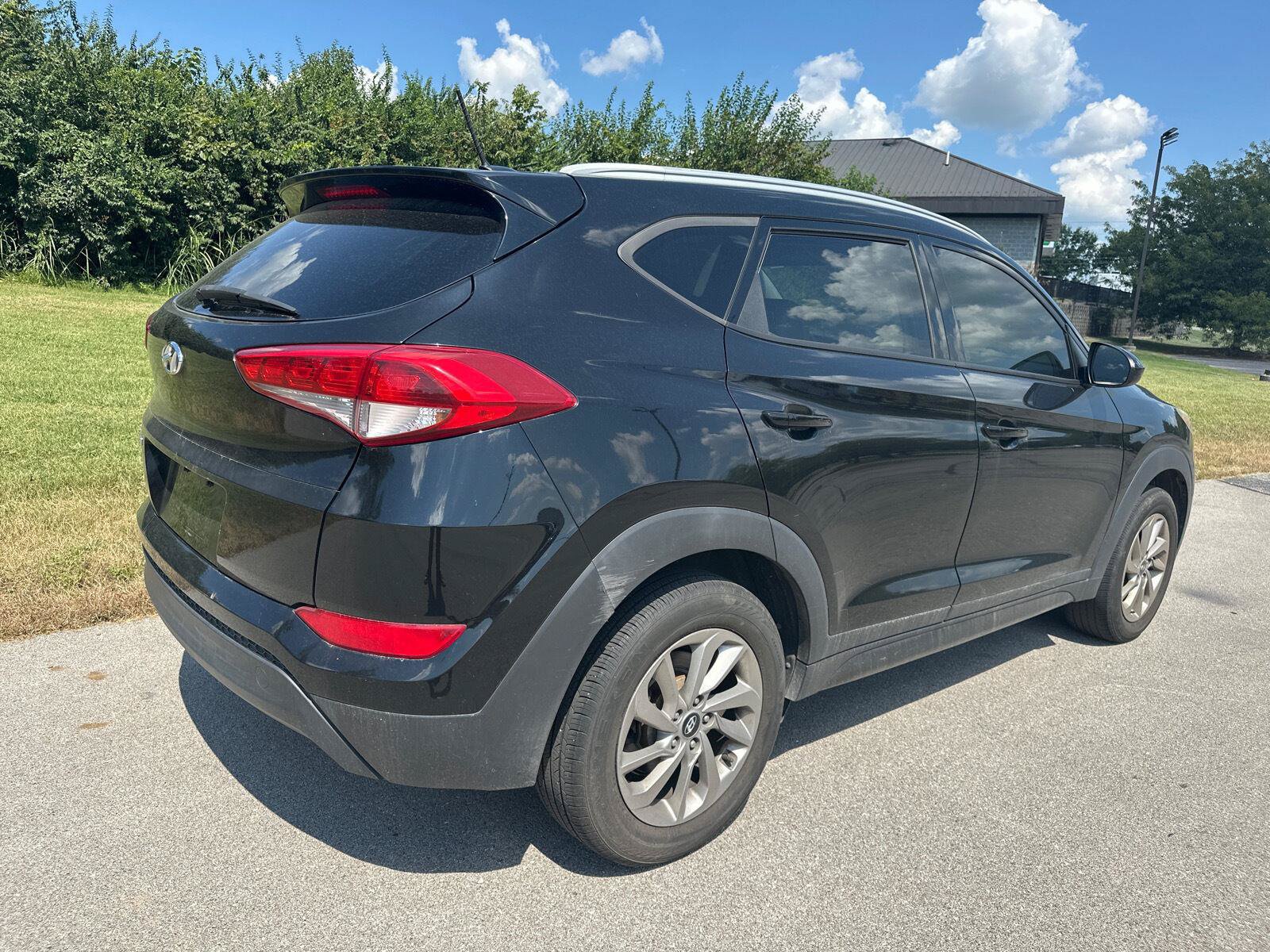 Used 2016 Hyundai Tucson SE w/ Option Group 02 FWD image 11