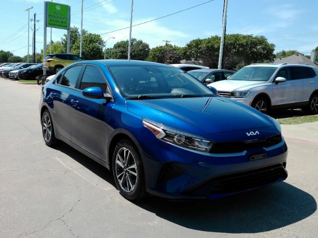 Used 2023 Kia Forte LXS FWD image 4