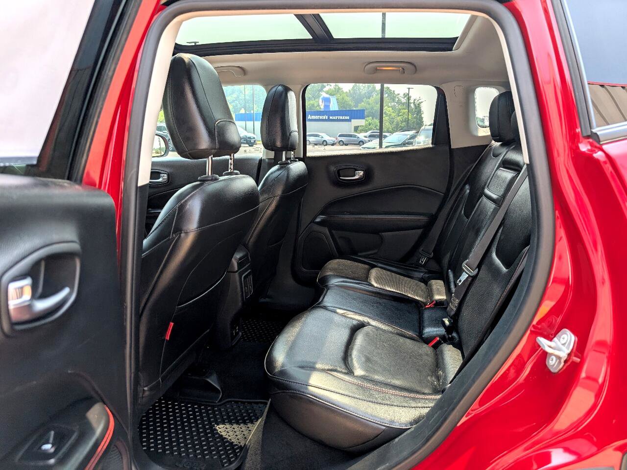 Used 2018 Jeep Compass Trailhawk w/ Leather Interior Group image 10