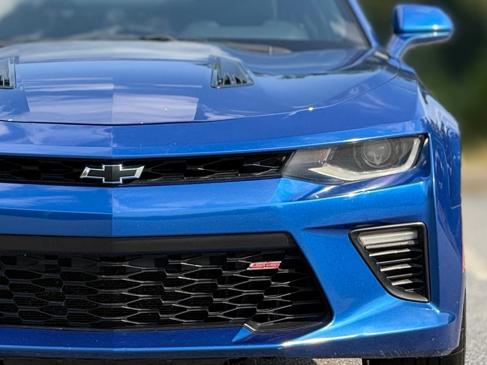Used 2018 Chevrolet Camaro SS RWD image 15