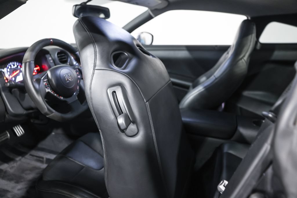 Used 2013 Nissan GT-R Premium AWD/4WD image 36