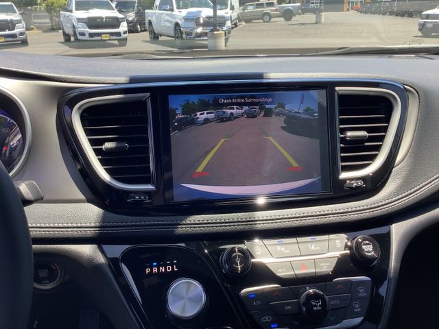 New 2027 Chrysler Pacifica Select FWD image 19