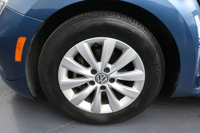 Used 2017 Volkswagen Beetle 1.8T FWD image 21