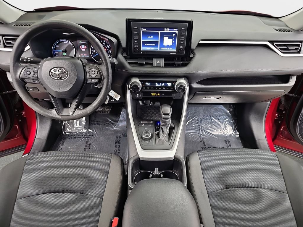 Used 2022 Toyota RAV4 LE image 10