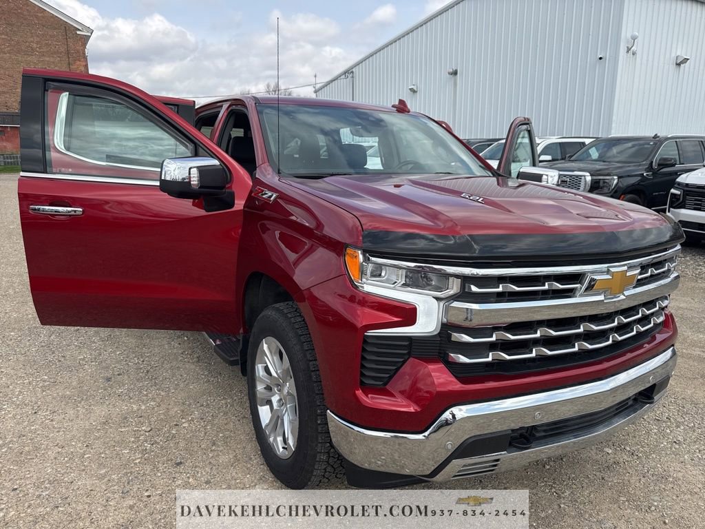 Used 2024 Chevrolet Silverado 1500 LTZ w/ LTZ Premium Package image 16