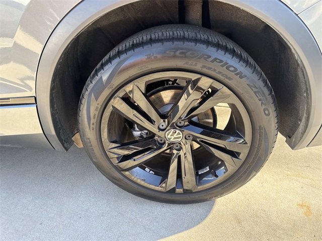Certified 2023 Volkswagen Tiguan SE R-Line image 6