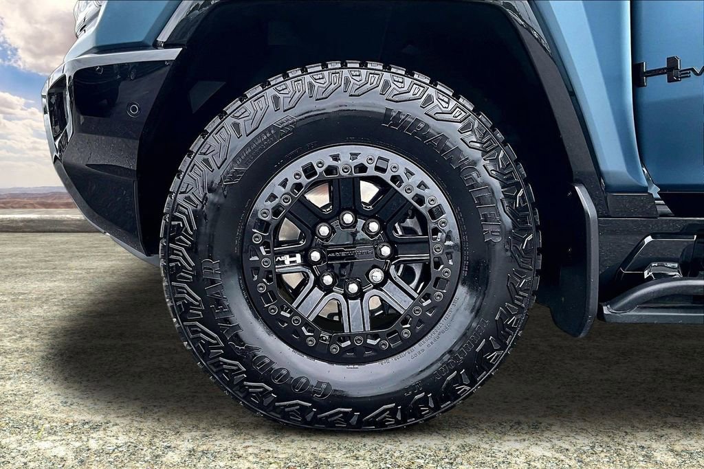 Used 2024 GMC Hummer EV 3X w/ Omega Edition AWD/4WD image 34