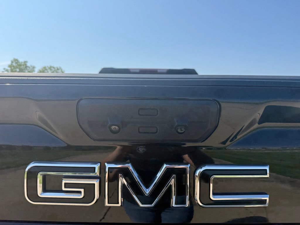 Used 2022 GMC Sierra 2500 AT4 w/ Driver Alert Package I AWD/4WD image 5