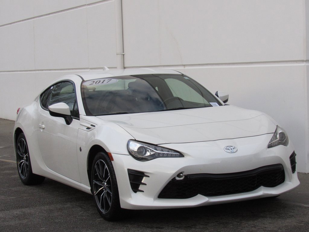Certified 2017 Toyota 86 image 2