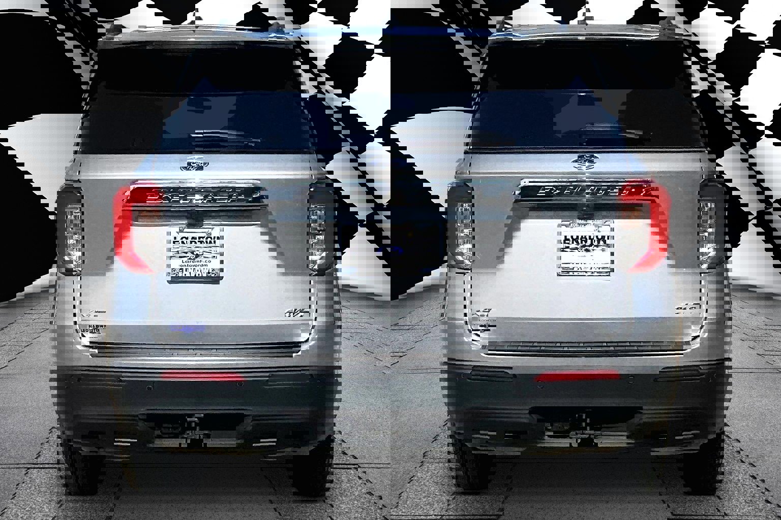 Used 2022 Ford Explorer XLT w/ Class IV Trailer Tow Package image 4