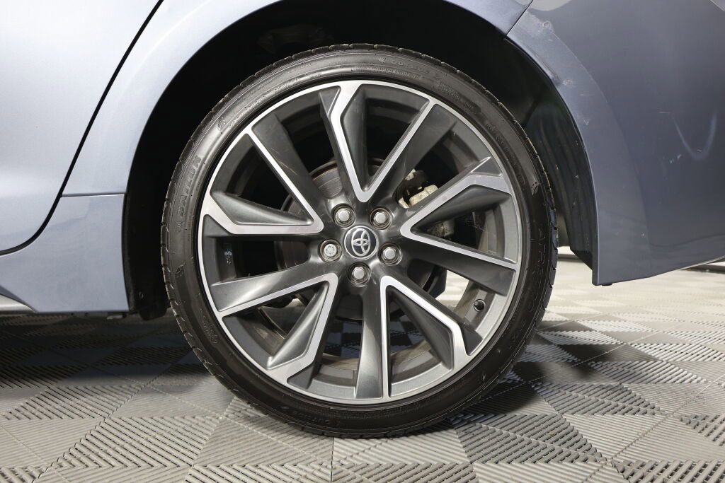 Used 2020 Toyota Corolla SE w/ Carpet Mat Package (TMS) image 8