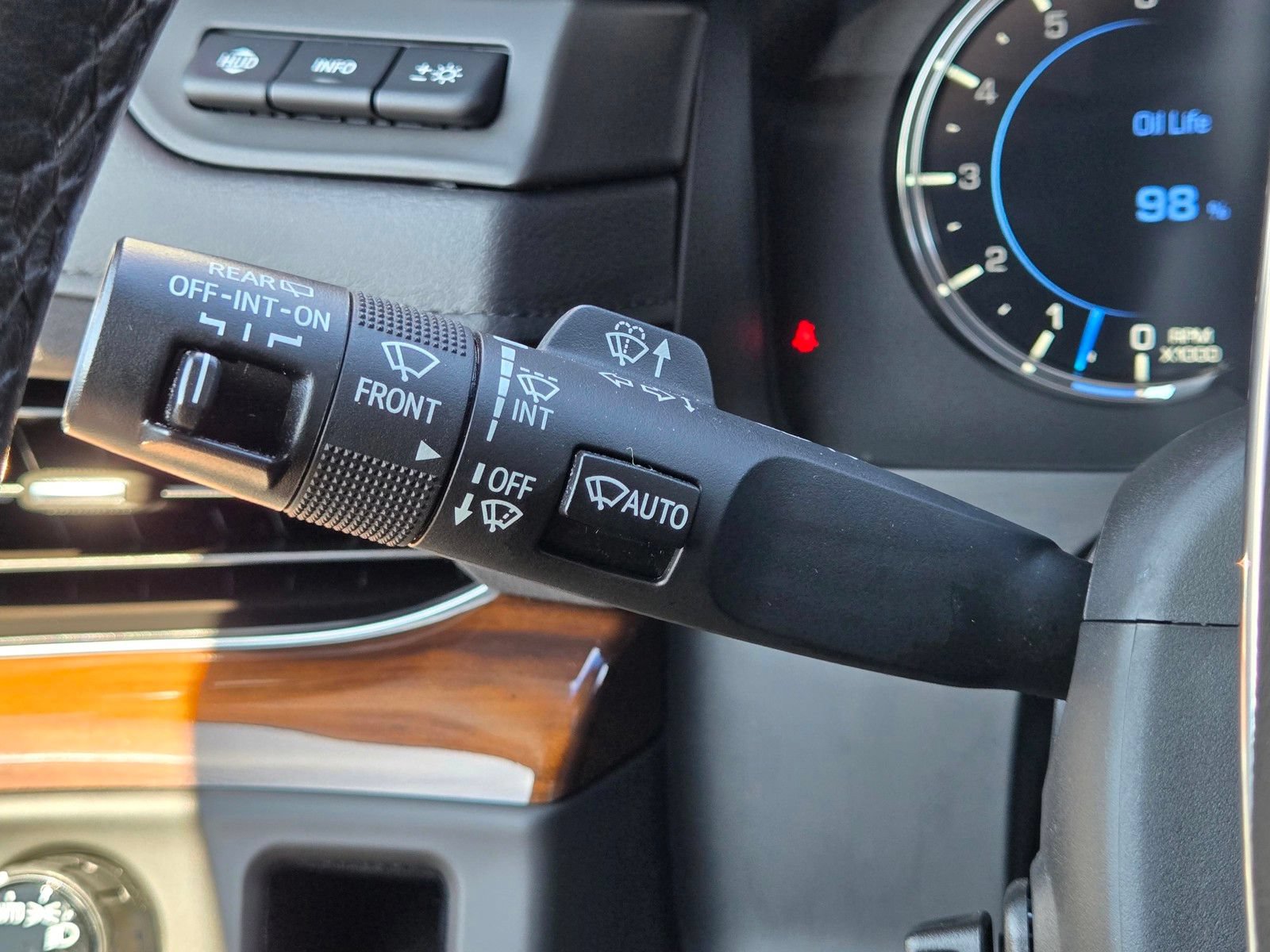 Used 2020 Cadillac Escalade Luxury RWD image 24
