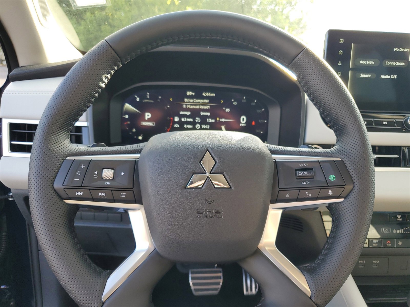 New 2025 Mitsubishi Outlander SEL image 11