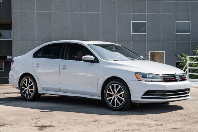Used 2017 Volkswagen Jetta SE image 32