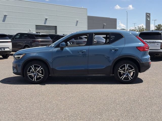 Used 2023 Volvo XC40 B4 Core w/ Protection Package FWD image 9