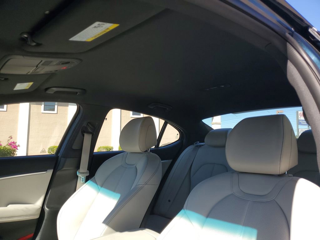 Certified 2025 Genesis G70 2.5T image 27