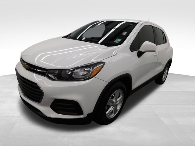 Used 2022 Chevrolet Trax LS w/ Tint and Cruise Package image 5