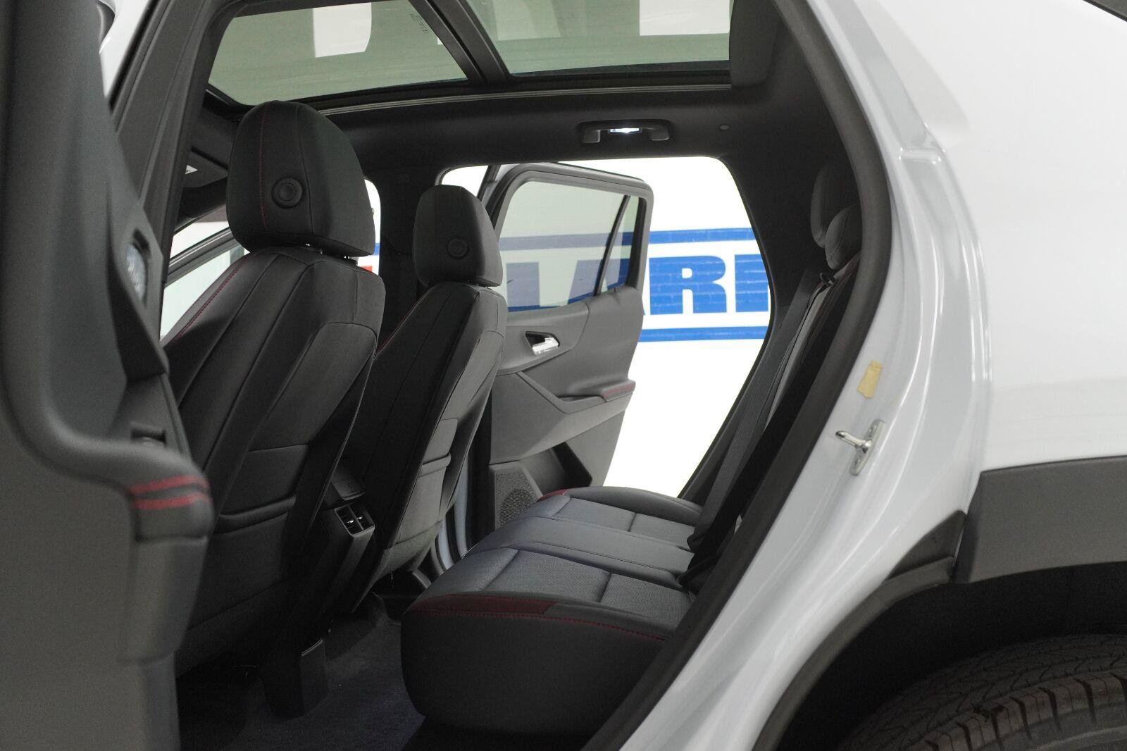 New 2027 Chevrolet Equinox RS FWD image 23