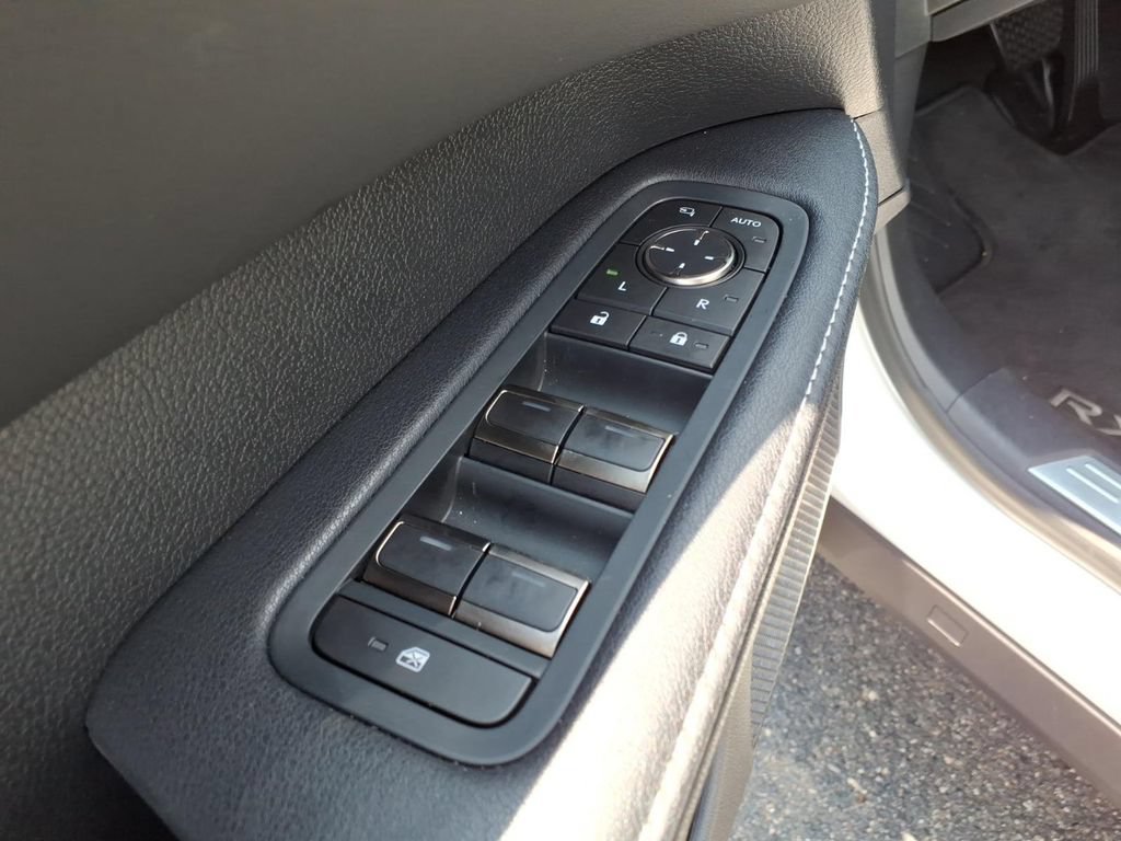 Used 2025 Lexus RX 350 FWD w/ Technology Package image 8