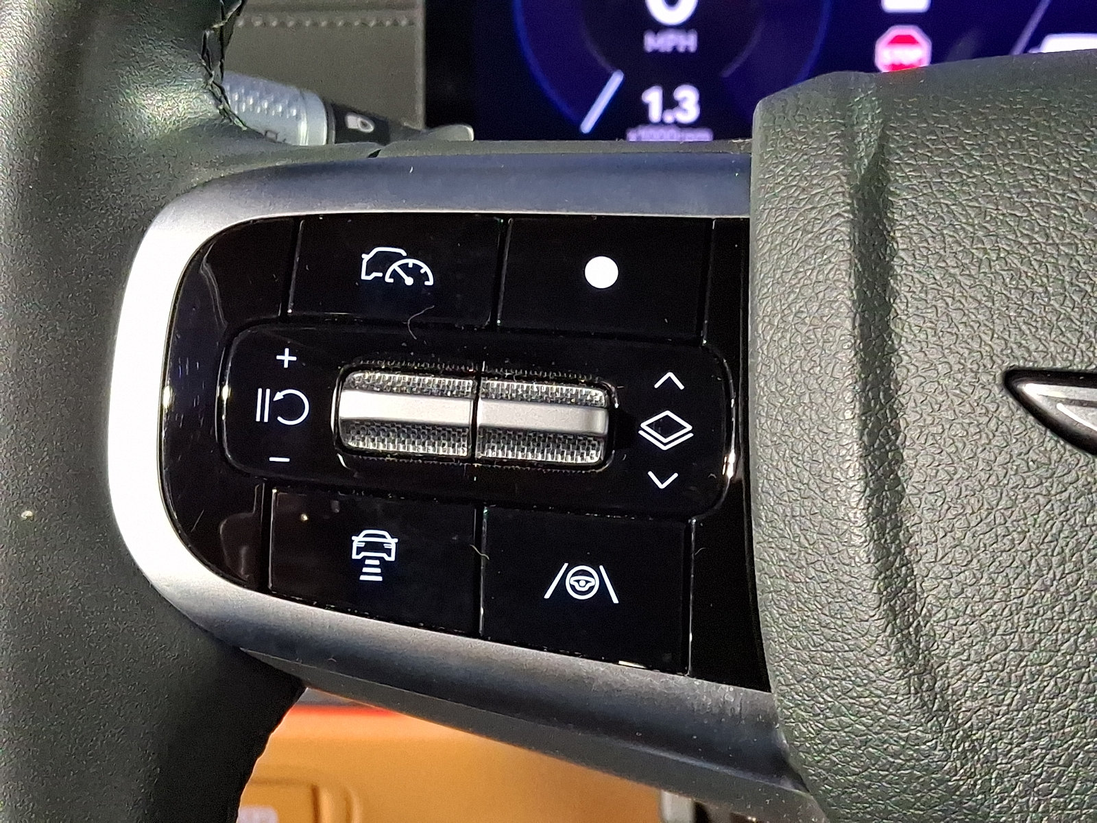 Certified 2025 Genesis GV80 2.5T Prestige AWD/4WD image 24