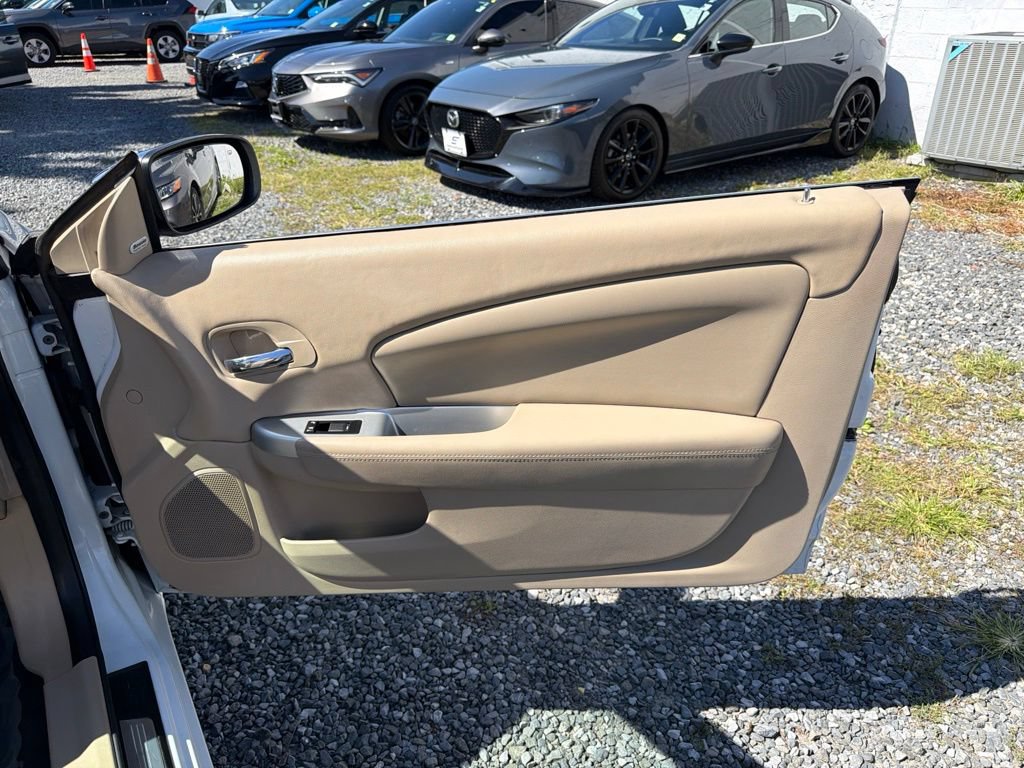 Used 2013 Chrysler 200 Limited FWD image 12