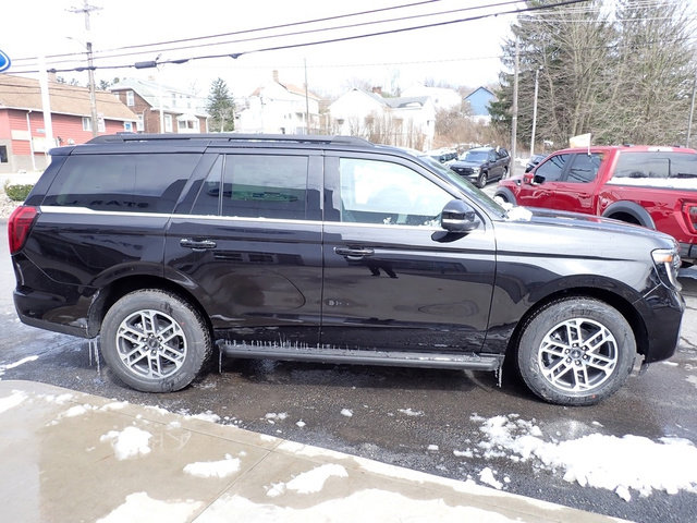 New 2026 Ford Expedition Active image 7