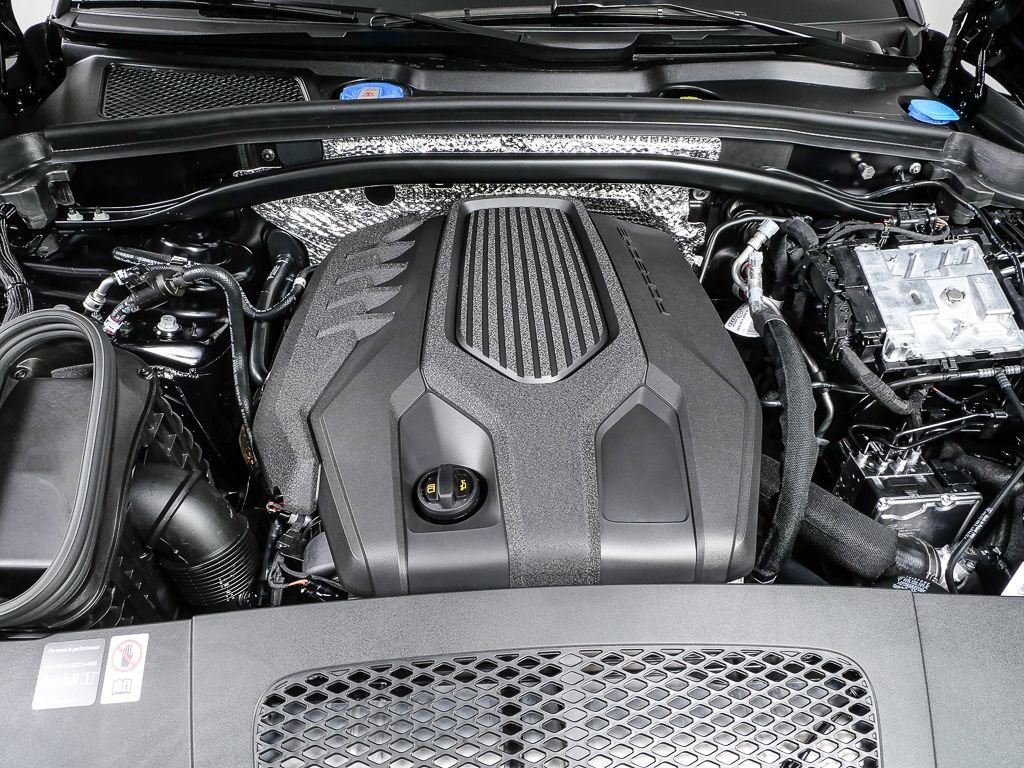 New 2026 Porsche Macan AWD/4WD image 38