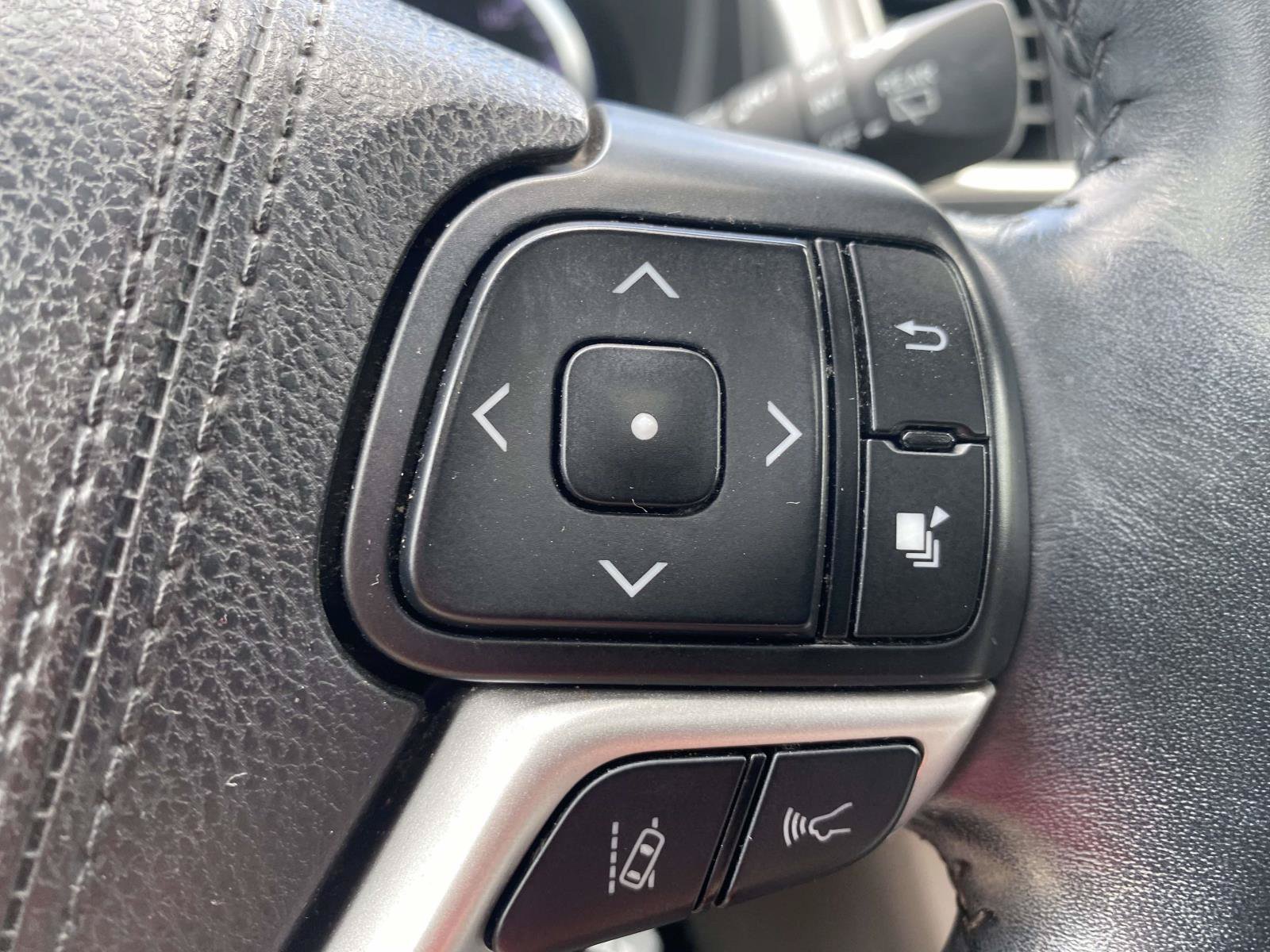 Used 2017 Toyota Highlander Limited FWD image 22