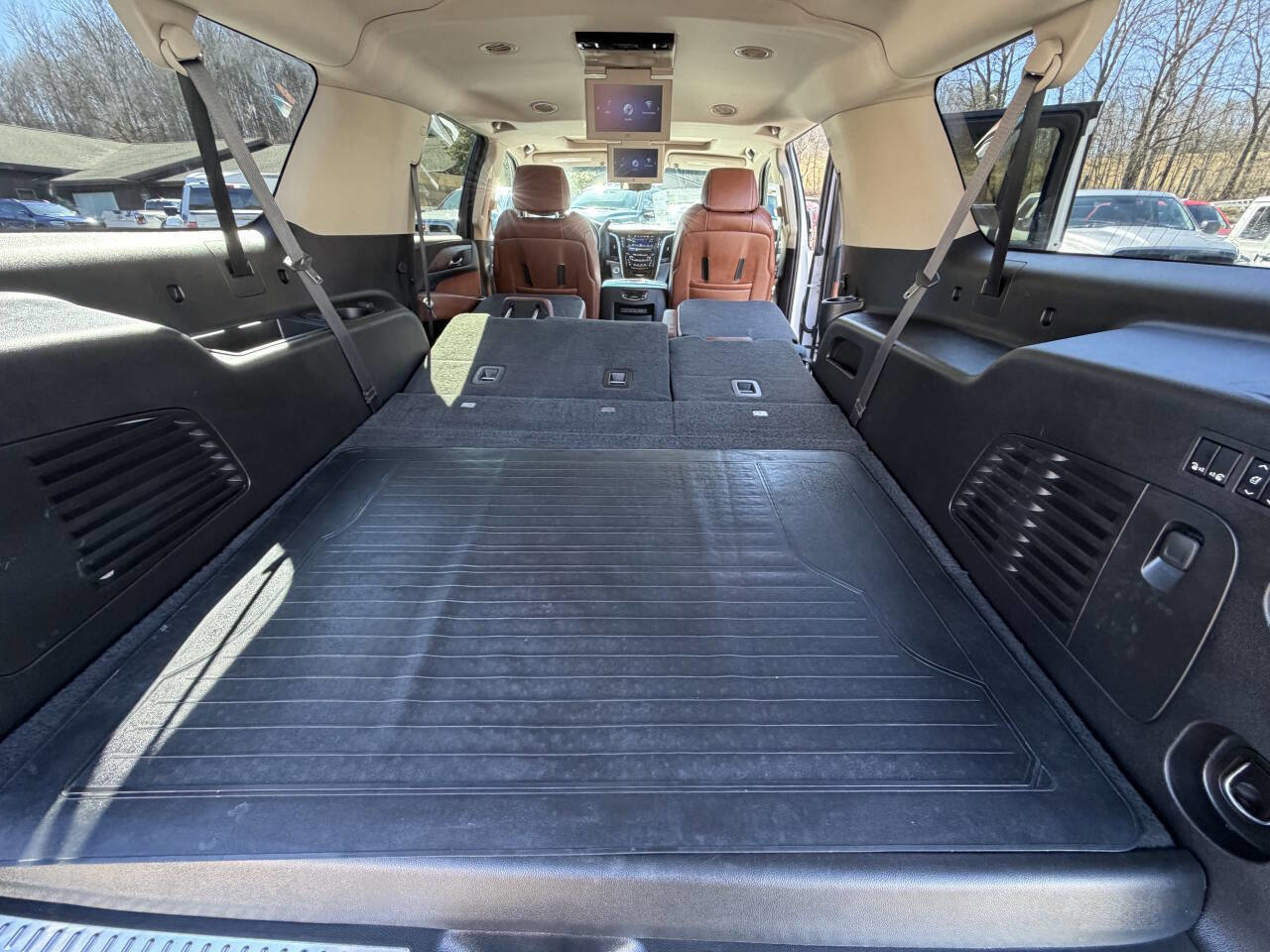 Used 2019 Cadillac Escalade ESV Luxury image 45