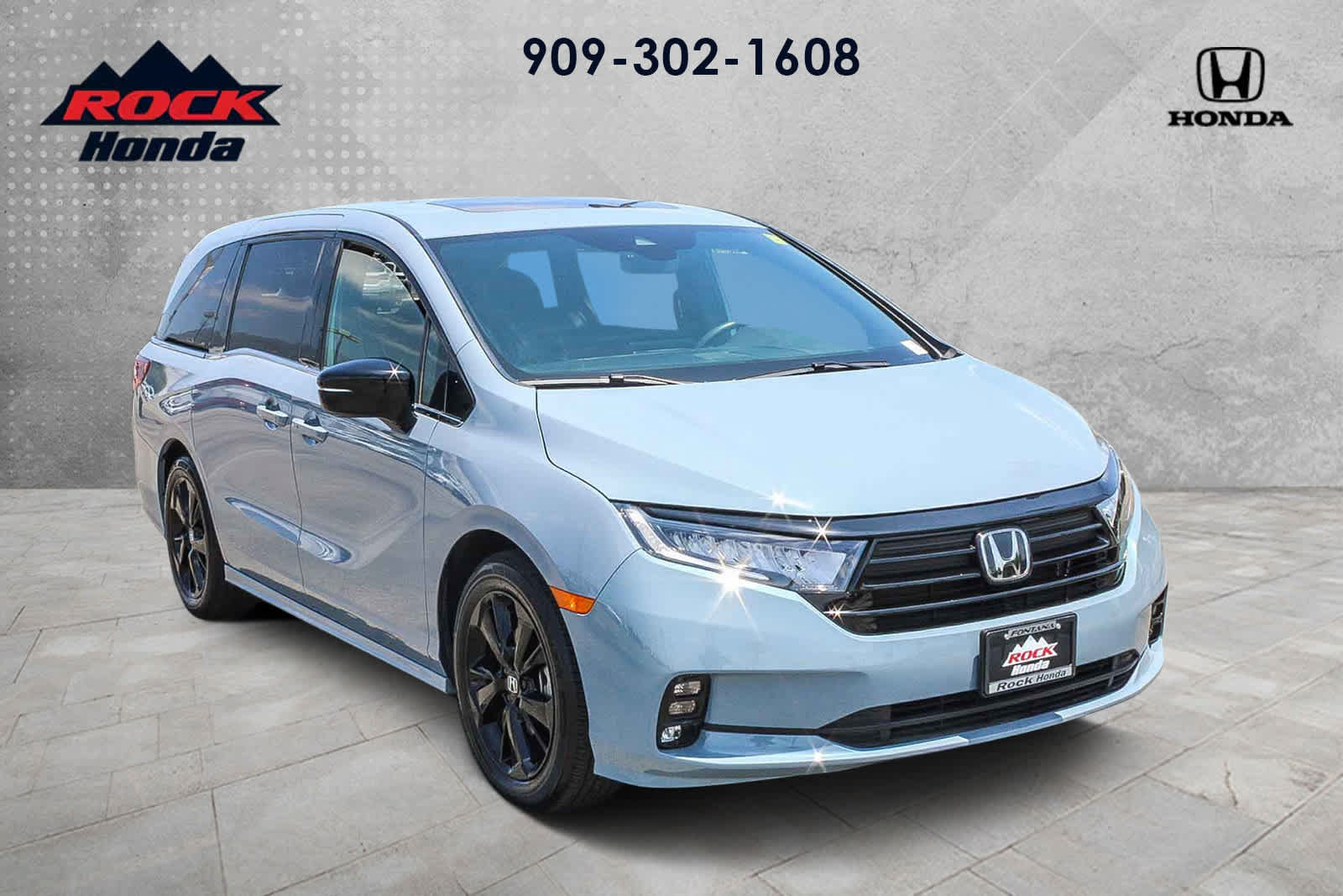 Used 2024 Honda Odyssey Sport image 3