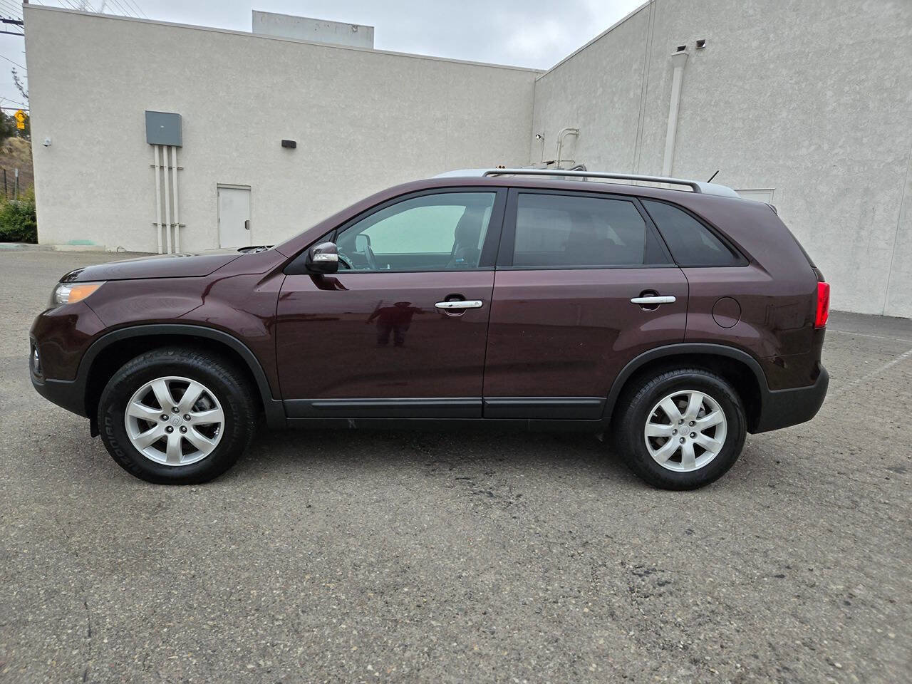 Used 2011 Kia Sorento LX w/ Convenience Pkg image 10